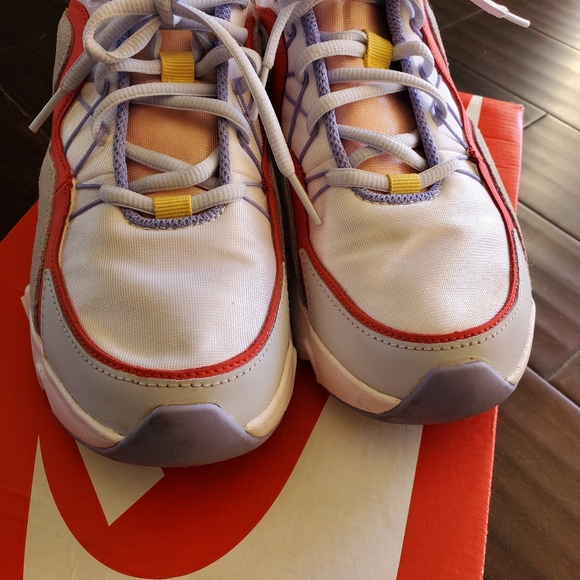 Nike Shoes 8 - Picture 2 of 7